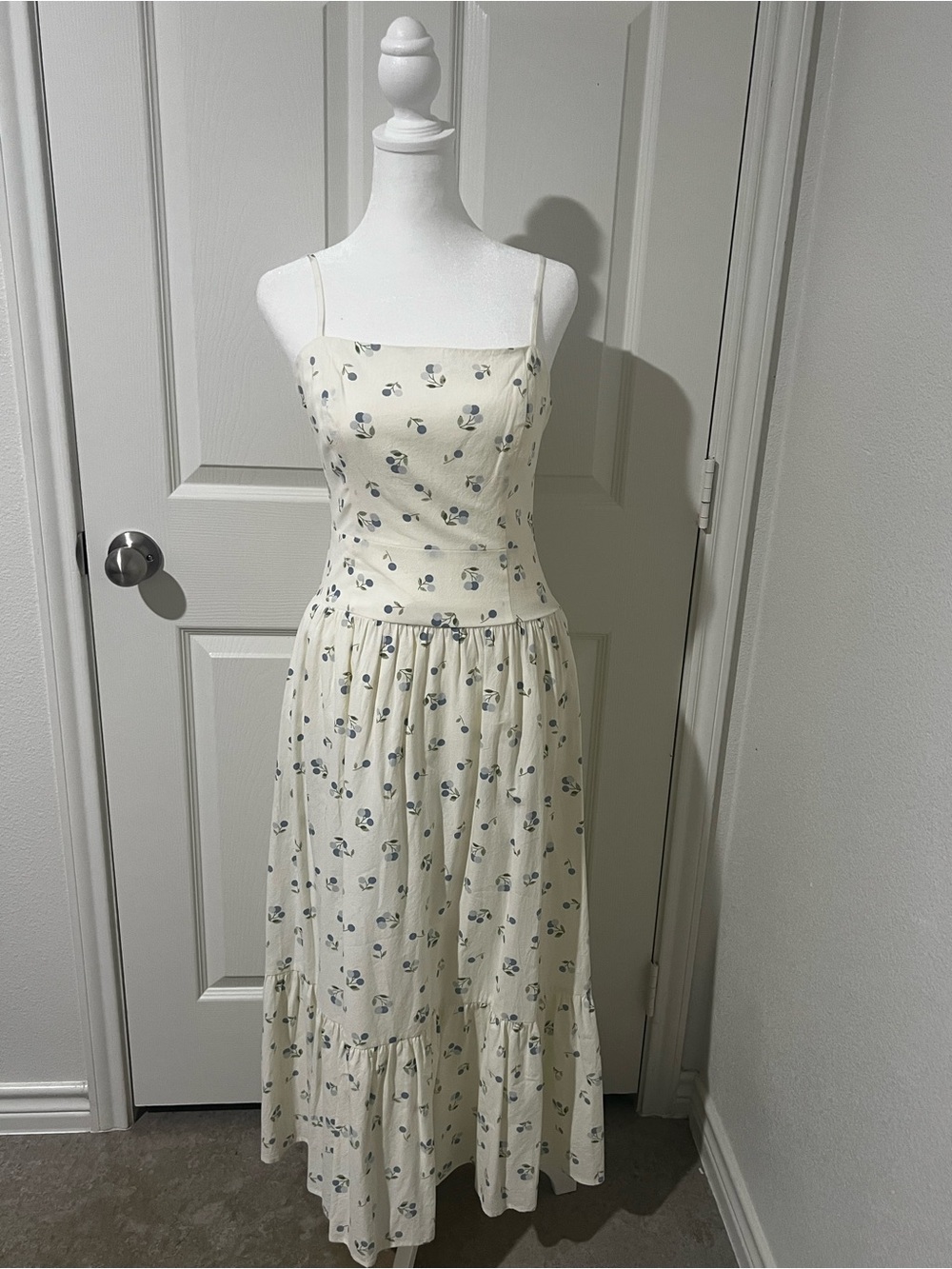 Storia light yellow Midi Dress with Blue Floral Print size Small